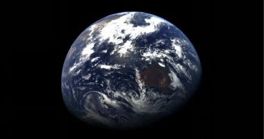 تكنولوجيا: مسبار تيانوين 2 الصينى لجمع عينات من الكويكبات يلتقط صورًا للأرض والقمر