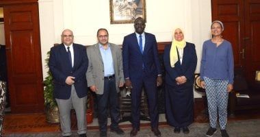 قصر العيني تستقبل المستشار الثاني لسفارة السنغال لبحث التعاون في التعليم الطبي