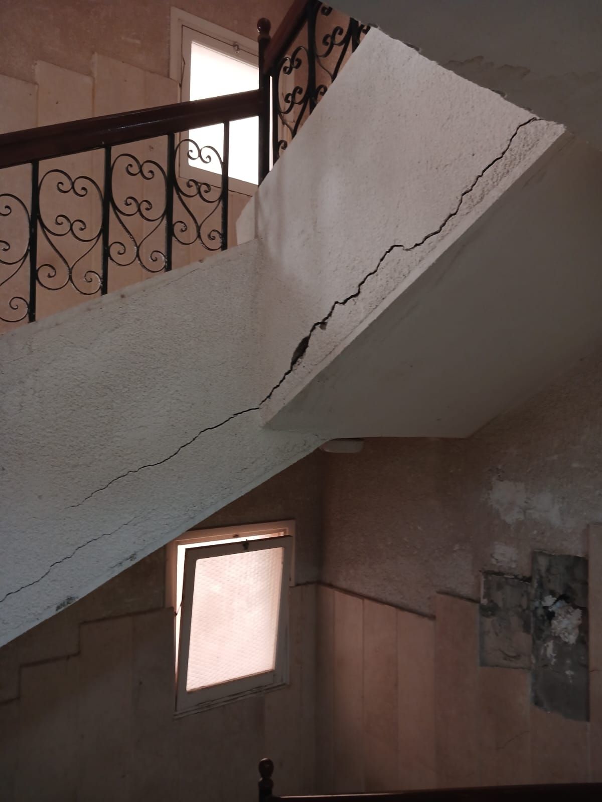 هل يتدخل وزير قطاع الأعمال العام لحل مشكلة عمارات النصر للإسكان بأكتوبر ؟