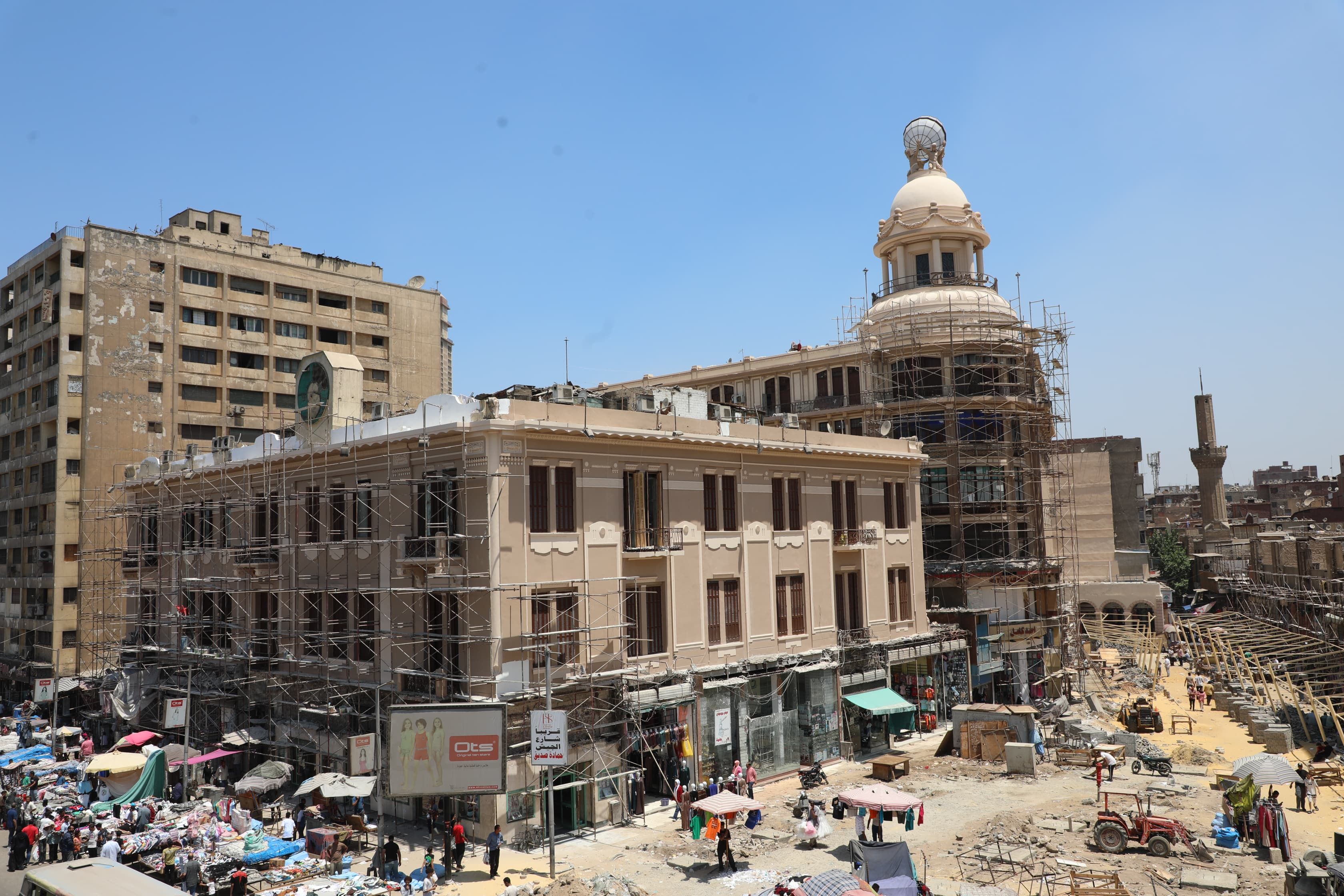 محافظة القاهرة تستعيد زخارف عمارة "تيرينج" التراثية بالعتبة.. صور