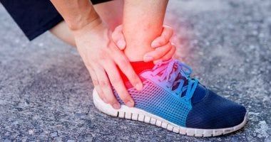 كيف تفرق بين التواء وكسر الكاحل.. وما طرق الوقاية؟
