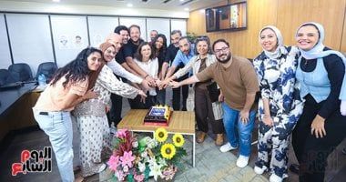 الخليج 365 يكرم صناع مسلسل "فات الميعاد".. صور