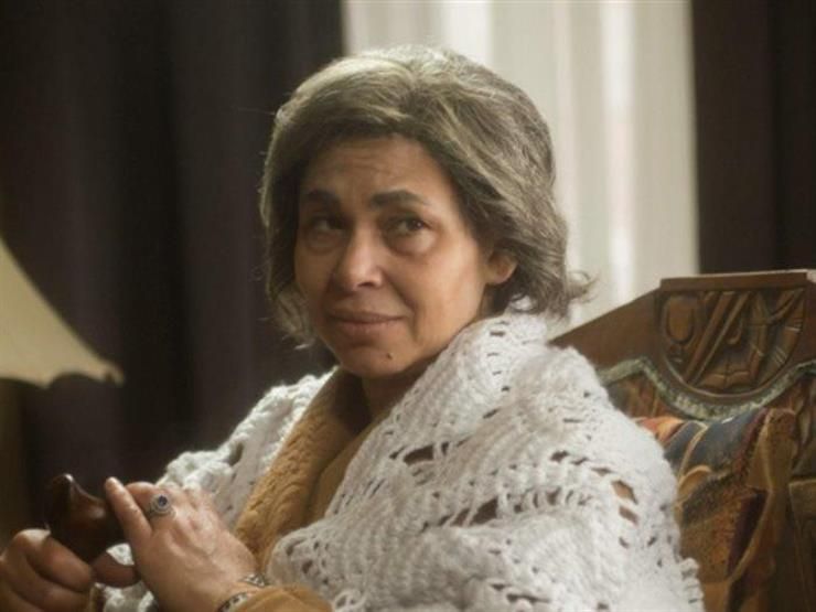 لبنى ونس: "اعتزلت 15 سنة ورجعت للتمثيل كومبارس بـ400 جنيه"