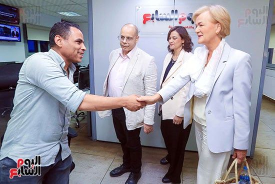 رئيسة بعثة الاتحاد الأوروبى تزور ”الخليج 365” وتشيد بدور الصحافة المصرية