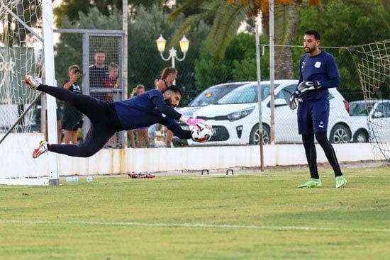 المصرى يخوض مرانه الأول فى مدينة سوسة التونسية دون راحة.. صور