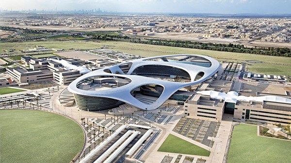 جامعة زايد نموذج في دمج الذكاء الاصطناعي بالتعليم