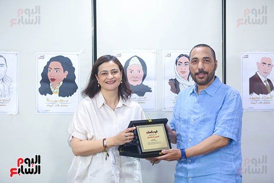 الخليج 365 يكرم صناع مسلسل "فات الميعاد".. صور