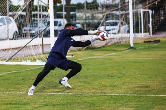 المصرى يخوص مرانه الأول بمدينة سوسة التونسية دون راحة.. صور