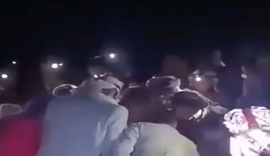 شاهد رجل يعود إلى الحياة اثناء دفنه بمحافظة البيضاء...نجا من الدفن حيًا