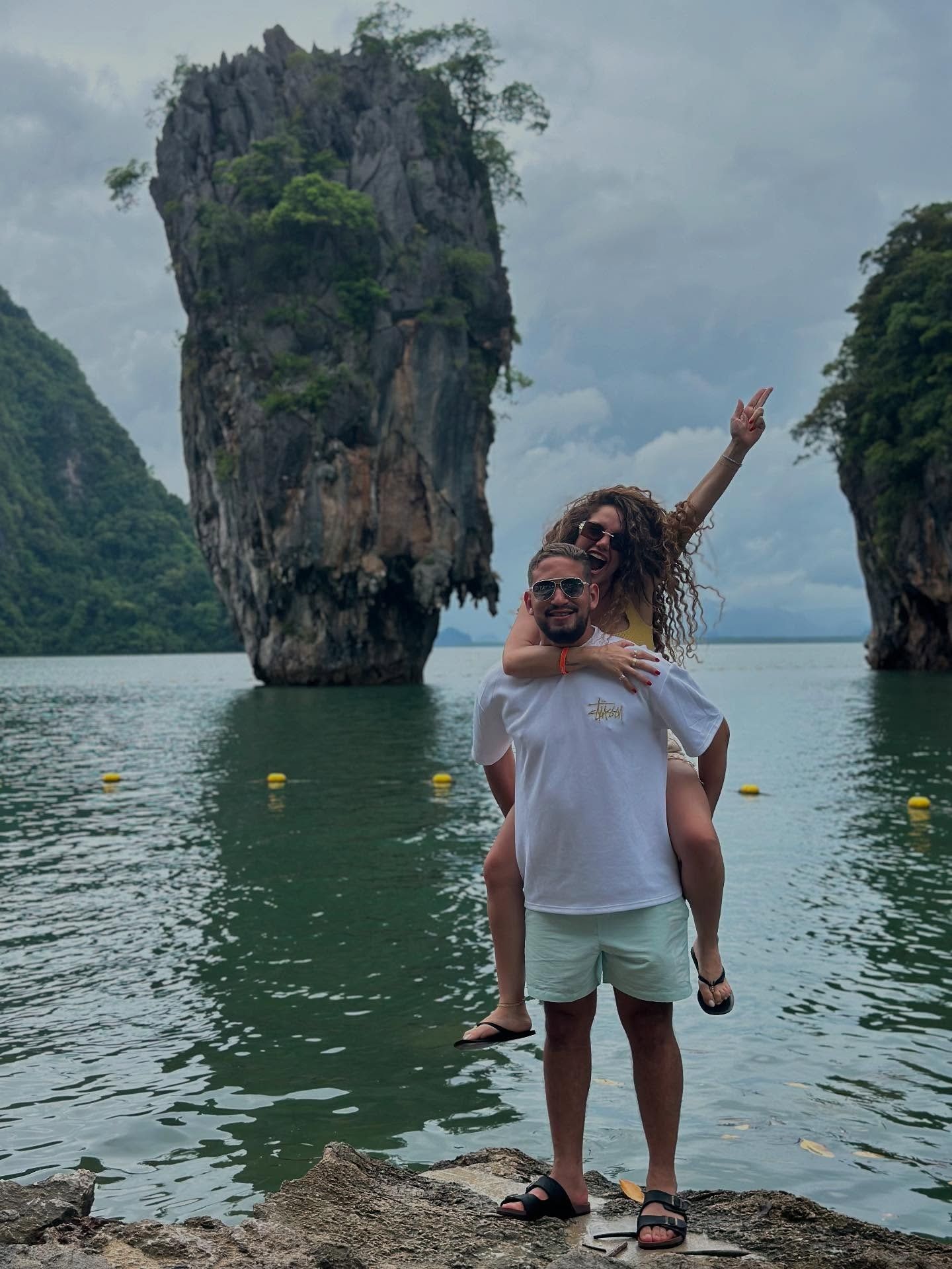 كلمات رومانسية من رنا رئيس لزوجها: رفيق عمري وحبيب أيامي.. صور