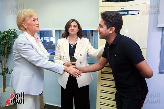 رئيسة بعثة الاتحاد الأوروبى تزور ”الخليج 365” وتشيد بدور الصحافة المصرية