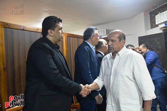 نجوم الرياضة يقدمون واجب العزاء فى ميمى عبد الرازق.. صور