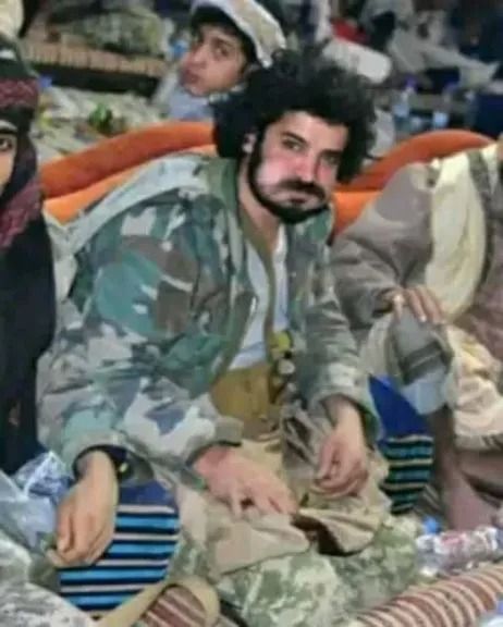 عاجل : مصرع قيادي حوثي كبير وأحد مرافقيه وإصابة آخرين على يد مسلح قبلي "صورة"