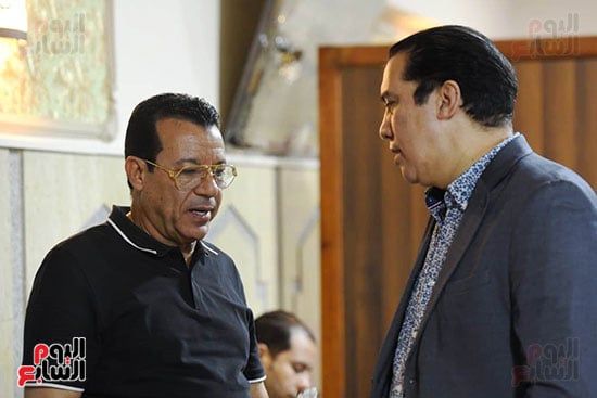 نجوم الرياضة يقدمون واجب العزاء فى ميمى عبد الرازق.. صور