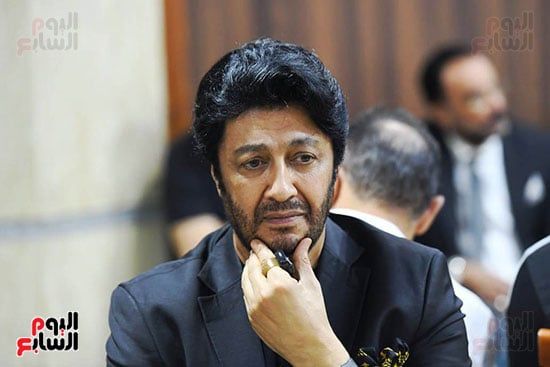 نجوم الرياضة يقدمون واجب العزاء فى ميمى عبد الرازق.. صور