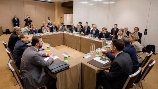 اتفاق على محادثات نووية بين إيران والقوى الأوروبية وسط تحذيرات من العقوبات