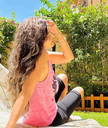 منة فضالي تتصدر تريند جوجل بجلسة تصوير على البحر.. صور