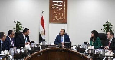 رئيس الوزراء يتابع موقف تقنين الأراضى المضافة لعدد من المدن الجديدة