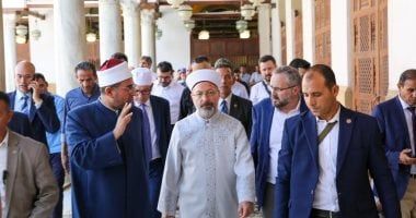رئيس الشئون الدينية التركي يزور الجامع الأزهر.. صور