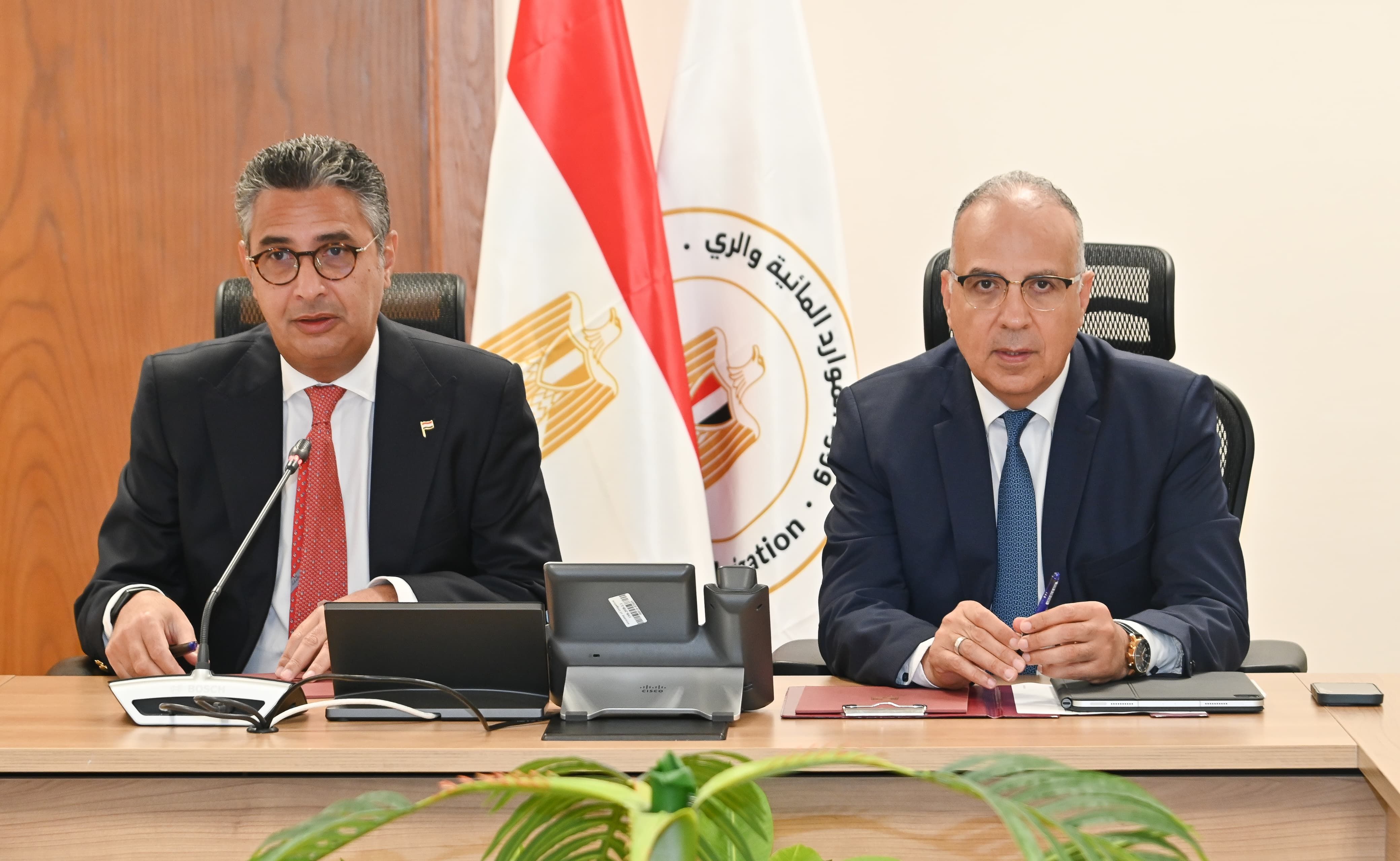 وزيرا التموين والرى يبحثان تطوير مصانع إنتاج السكر من القصب