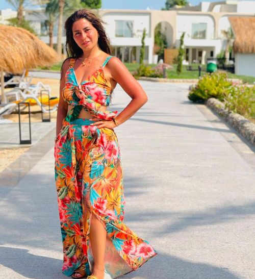 منة فضالي تتصدر تريند جوجل بجلسة تصوير على البحر.. صور