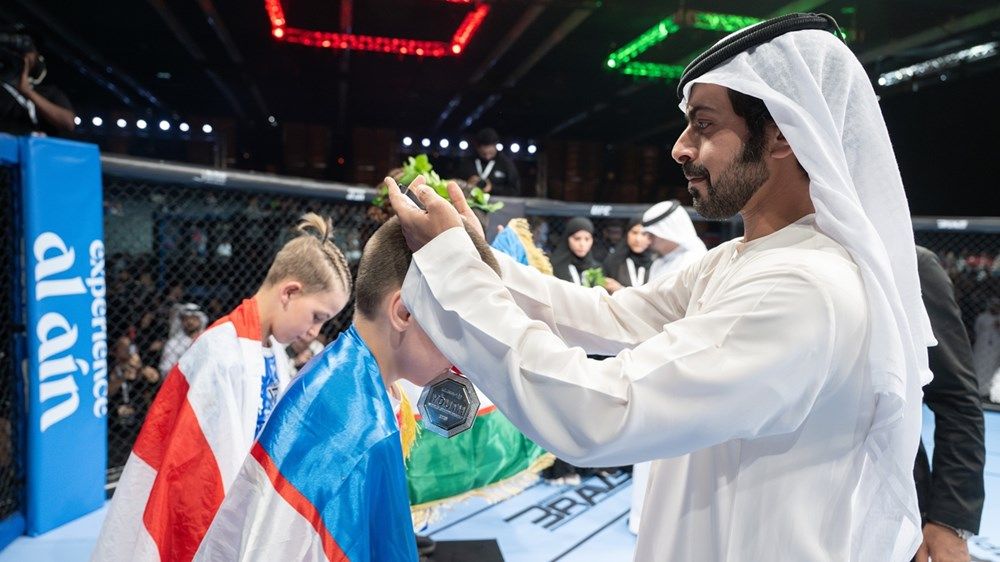 خليفة بن طحنون بن محمد يفتتح النسخة السادسة من بطولة العالم للفنون القتالية المختلطة للناشئين