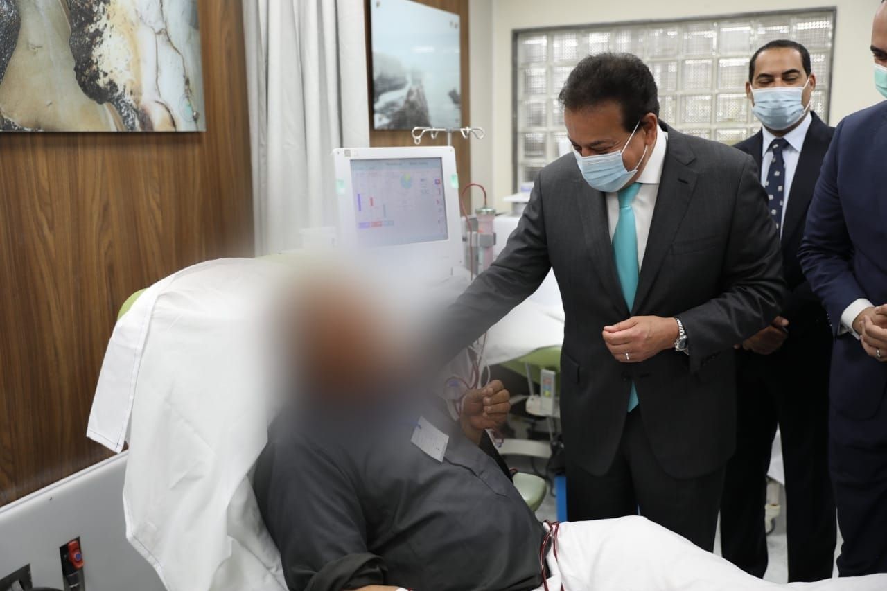 وزير الصحة يتابع أعمال تجهيز المخزن الاستراتيجي لفرع الرعاية الصحية بالإسماعيلية
