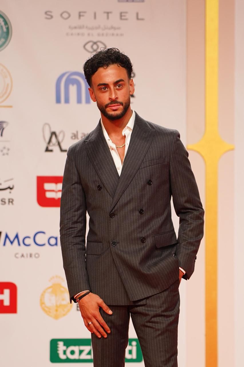 الفنان البريطانى المصرى فادى السيد ينضم إلى أبطال مسلسل ولد وبنت وشايب