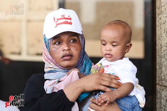 شكرا مصر.. رسائل شكر من السودانيين خلال رحلة العودة إلى بلادهم.. صور