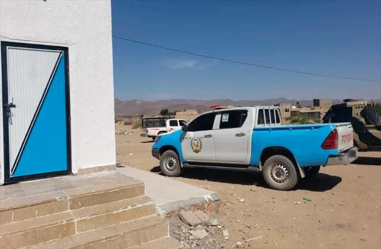 مواطن يقدم على قتل شاب بسبب قضاء حاجته داخل ارضيته