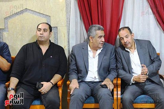 نجوم الرياضة يقدمون واجب العزاء فى ميمى عبد الرازق.. صور