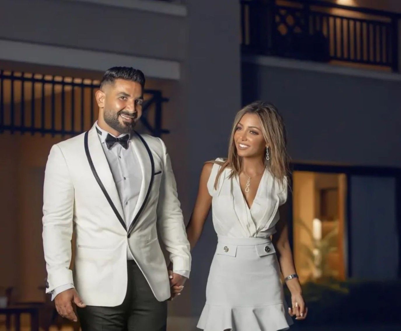 كيف فاجأ أحمد سعد زوجته علياء بسيوني في يوم ميلادها؟