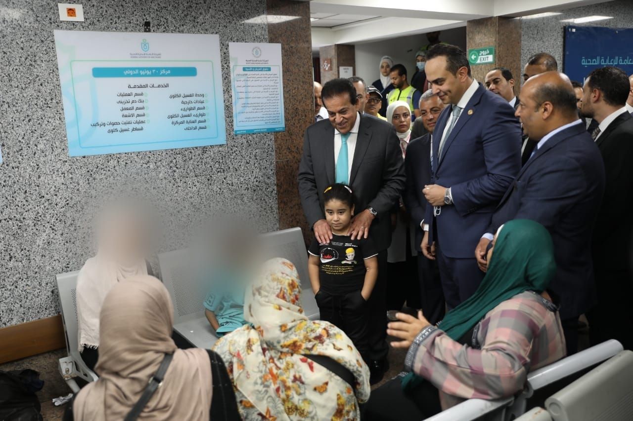 وزير الصحة يتابع أعمال تجهيز المخزن الاستراتيجي لفرع الرعاية الصحية بالإسماعيلية