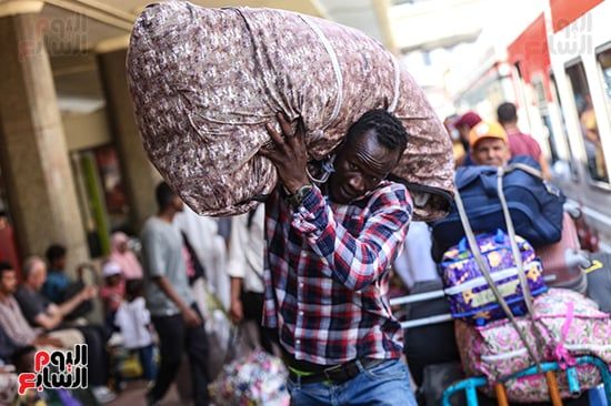 شكرا مصر.. رسائل شكر من السودانيين خلال رحلة العودة إلى بلادهم.. صور