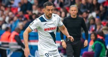 اكتمال قائمة الأجانب يدفع الأهلي للتفاوض مع أحمد حسن كوكا لخلافة وسام أبو علي