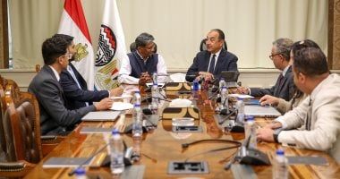 وزير قطاع الأعمال يبحث مع السفير الهندي بالقاهرة فرص تعزيز التعاون الصناعي والاستثماري