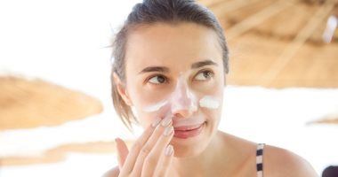 الشمس وحب الشباب دونت ميكس.. الأضرار وطرق للحماية