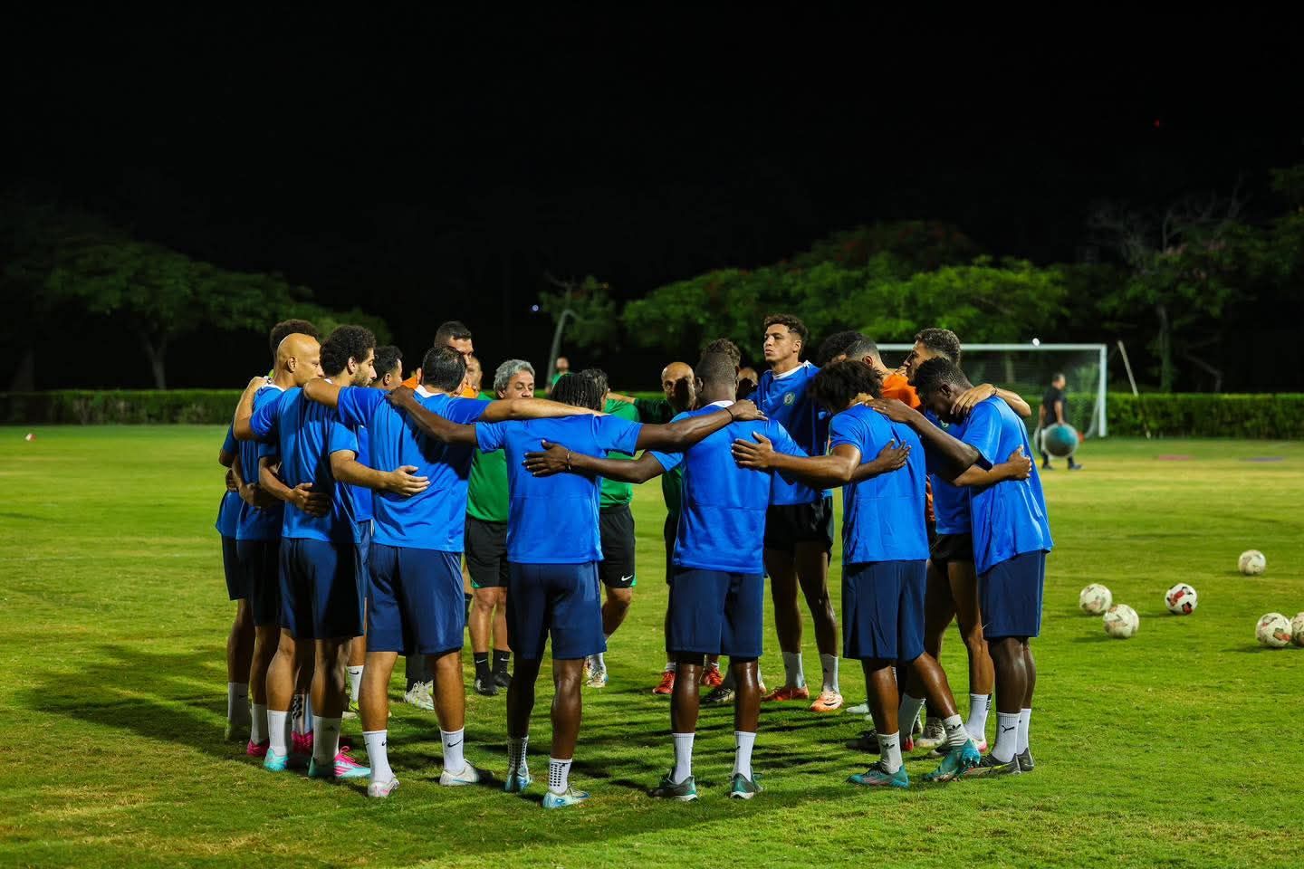 تدريبات تخصصية للاعبى البنك الأهلى بمعسكر برج العرب.. صور