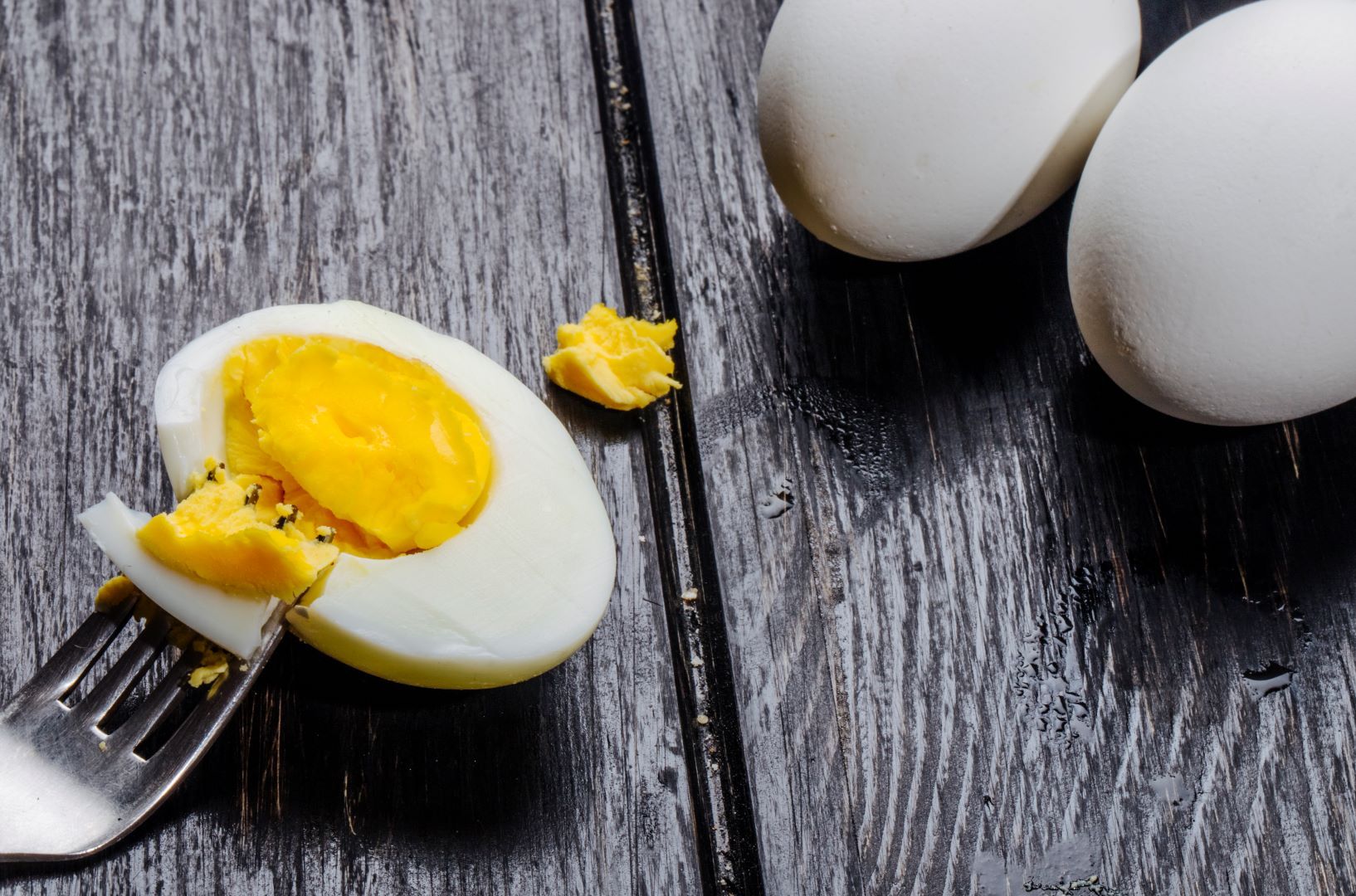 3 أصناف يمكنك إضافتها إلى اللبن الزبادي لمساعدة طفلك على التسنين والنطق والمشي