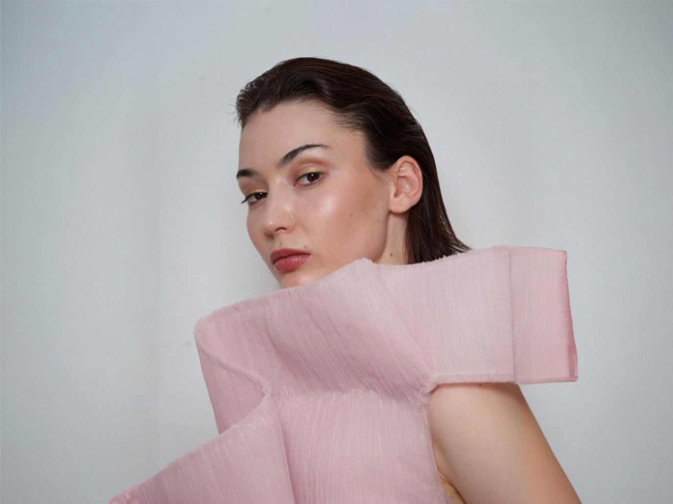 جل الصبار للوجه.. فوائده وكيفية استخدامه للحصول على بشرة ناعمة ونضرة