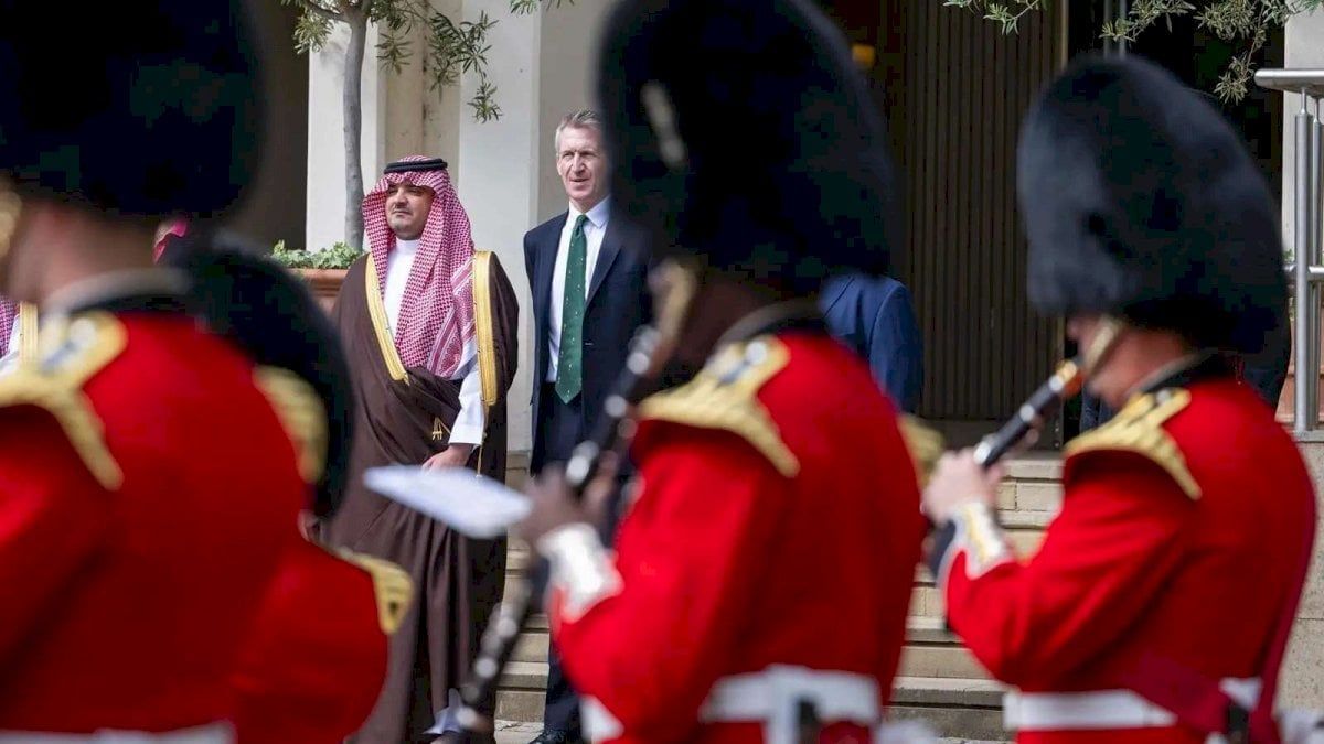 وزير الداخلية السعودي في لندن: توثيق العلاقات الأمنية