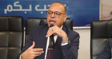 وزير العمل: 200 منحة تدريبية مجانية لأبناء مطروح على مهن يحتاجها سوق العمل