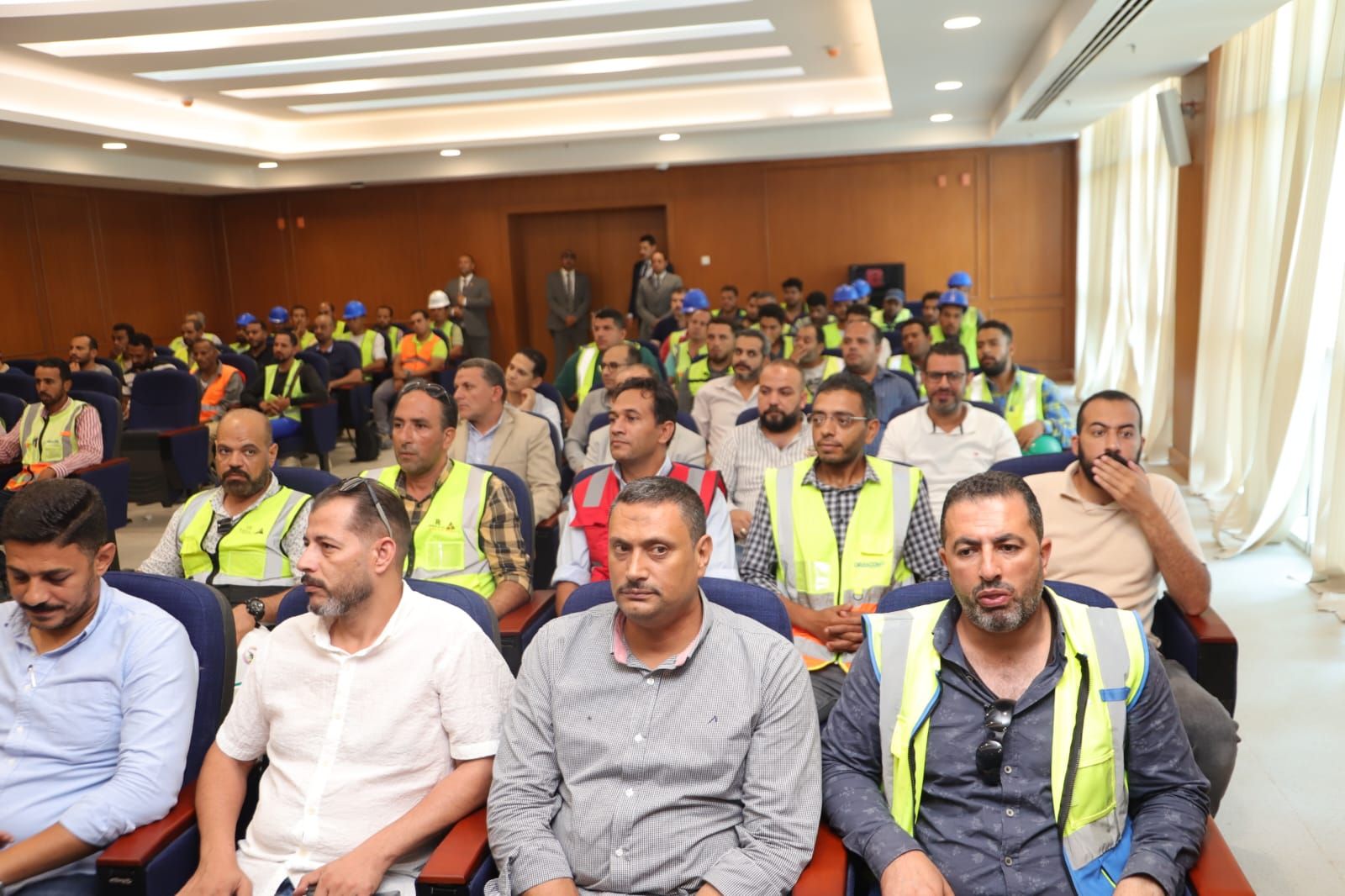 وزير العمل: 200 منحة تدريبية مجانية لأبناء مطروح على مهن يحتاجها سوق العمل
