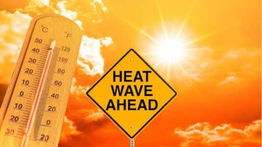 الأماكن والمواعيد.. موجة حارة وأتربة مثارة على منطقة الرياض