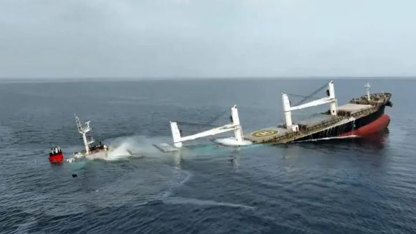 ذا أوبزرفر: حزب الله يُواجه معزولاً أهمّ قرار في تاريخه؟