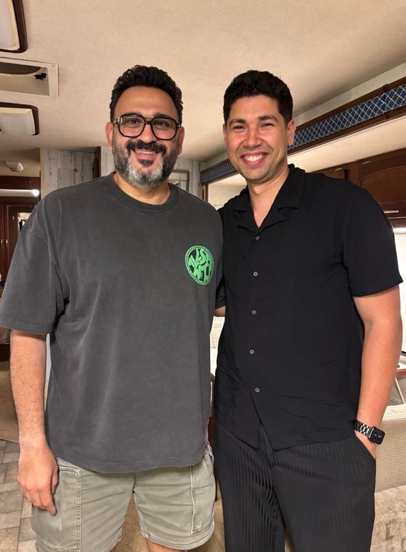 مؤلف أغنية قررنا نحن الآتى: سعيد بالتعاون مع أكرم حسنى وأشكر منة القيعى