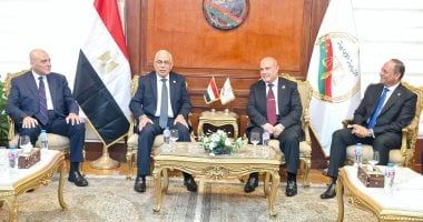 النائب العام يهنئ المستشار محمد الشناوى بتوليه رئاسة النيابة الإدارية