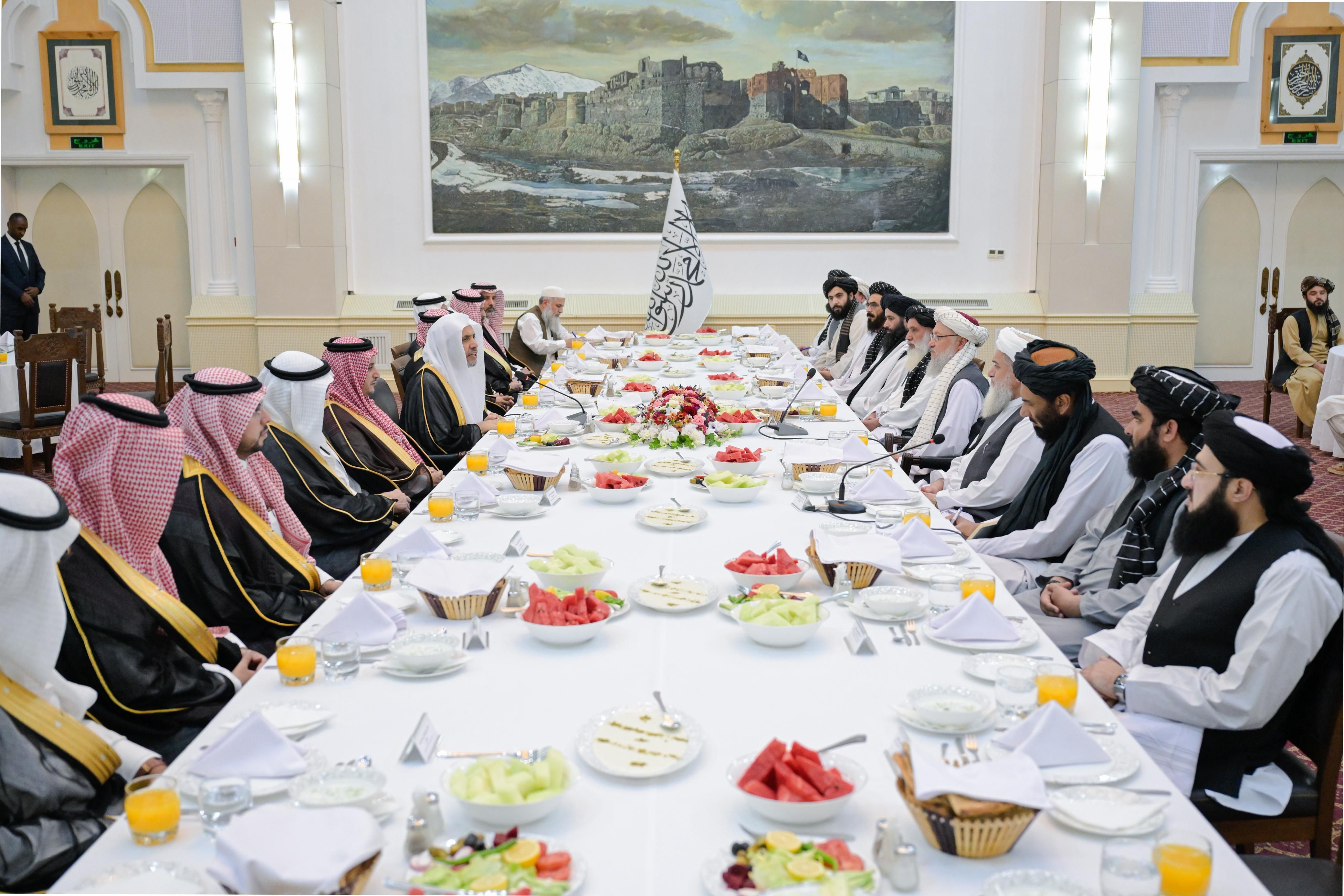 نائب رئيس الوزراء الأفغانى يقيم مأدبة غداء احتفاء بأمين عام رابطة العالم الإسلامى