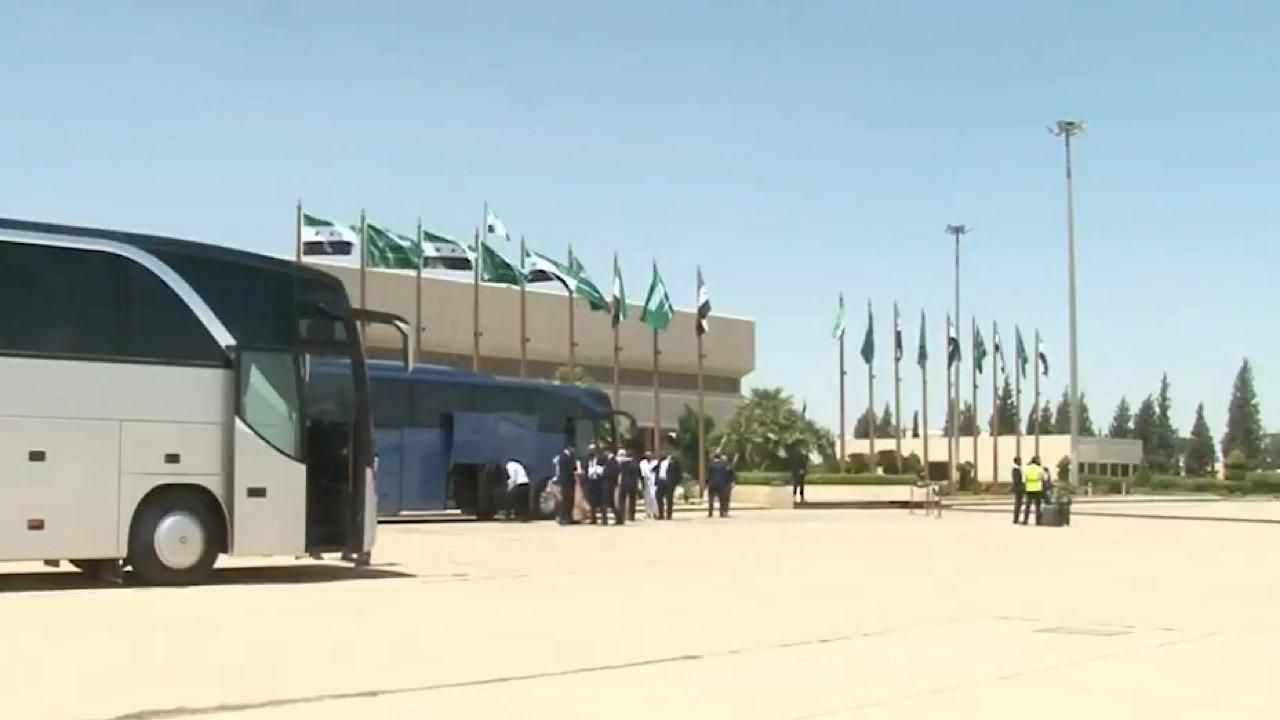وصول وفد سعودي كبير إلى دمشق لعقد المنتدى السعودي السوري بتوجيه من ولي العهد.. فيديو