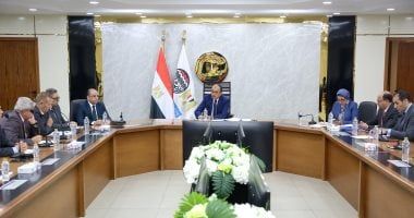 وزير قطاع الأعمال يجتمع بمجلس إدارة شركة النصر للإسكان والتعمير بتشكيله الجديد